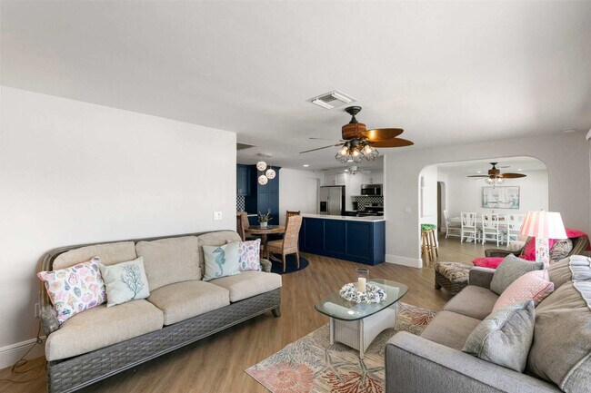 Building Photo - 685 N Barfield Dr