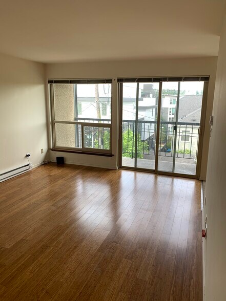 Building Photo - Madlyn Apartments