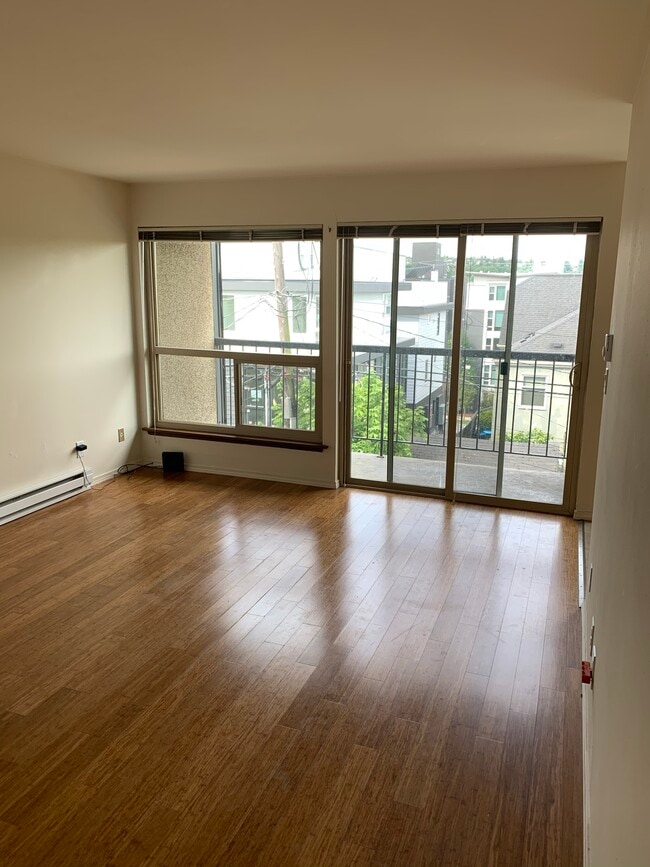 Building Photo - Madlyn Apartments