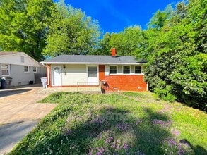 Building Photo - 1529 Newcastle St