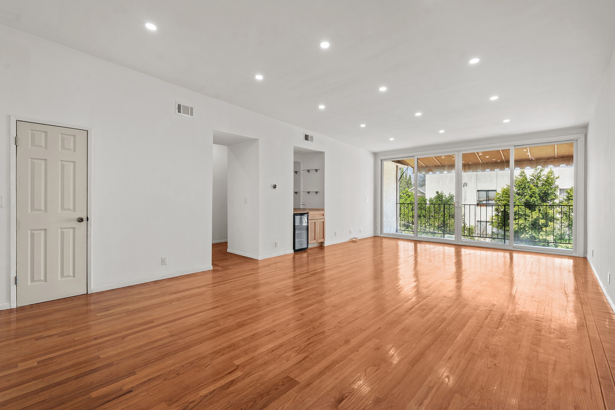 Building Photo - 1559 Winona Blvd