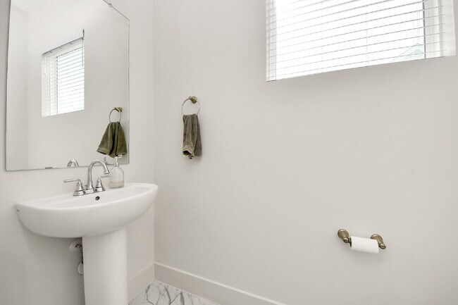 Building Photo - 3 Bedroom Houston Rental Home in Gated Community near Griggs Road