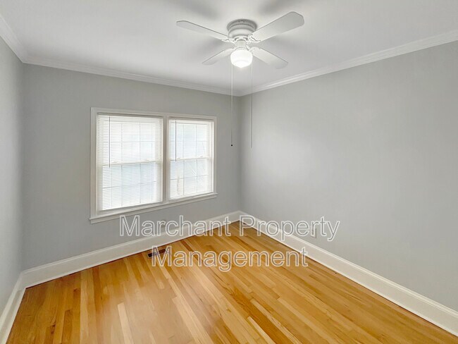 Building Photo - 661 Ravenel St