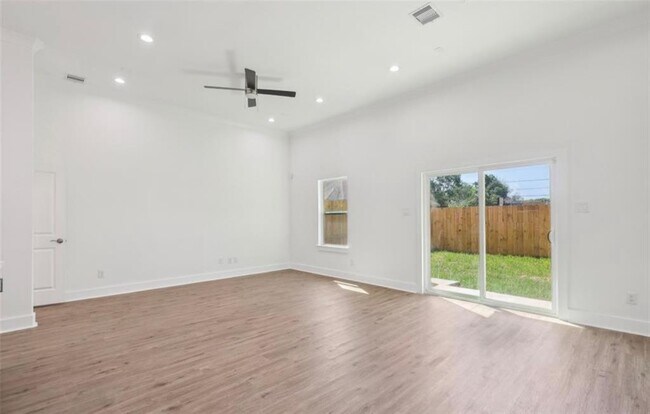 Building Photo - 4514 Galesburg St