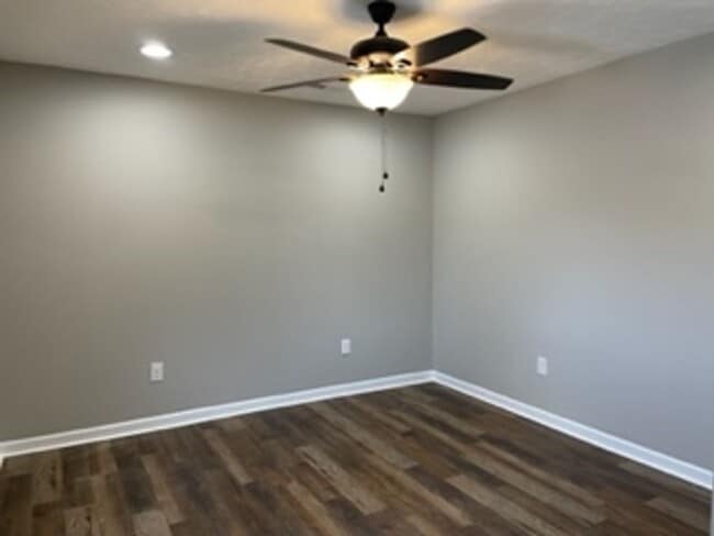 Building Photo - Charming Townhome Minutes from Tim's Ford Lake!