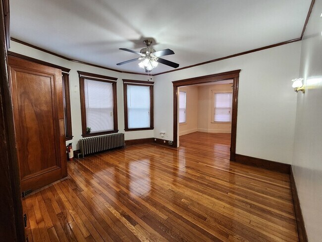 Building Photo - 431 Eastern Ave