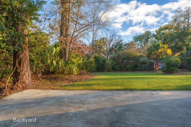 Building Photo - 3515 NW 8th Ave