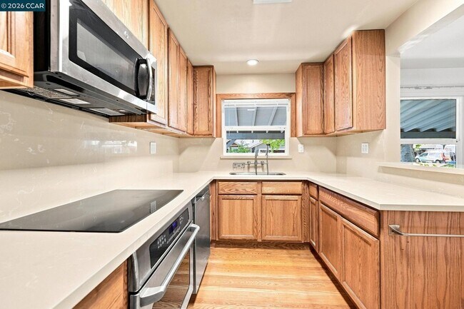 Building Photo - 517 Shelly Dr
