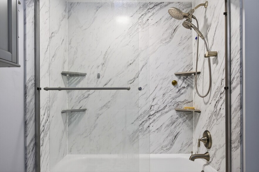 Building Photo - 80 Algonquin Dr