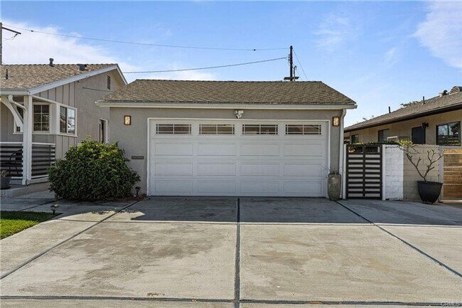 Building Photo - Spacious 4BR House in Torrance