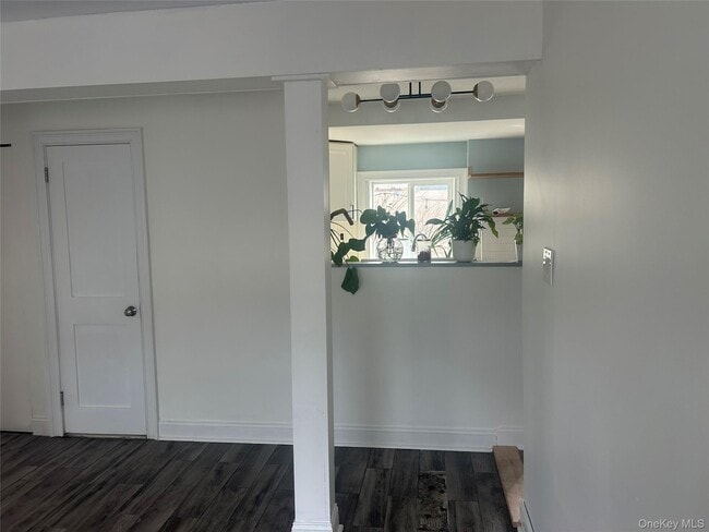 Building Photo - 341 E Hudson St