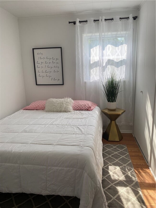 Building Photo - 215 Lee Ave