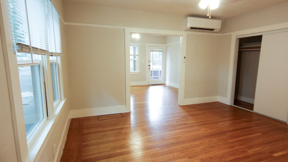 Building Photo - 2724 H St