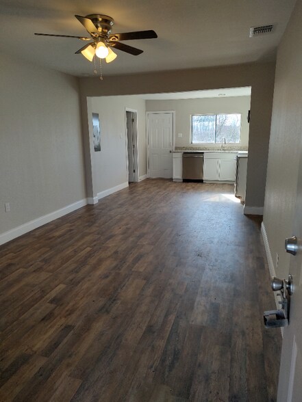 Building Photo - 8905 Seacliff St