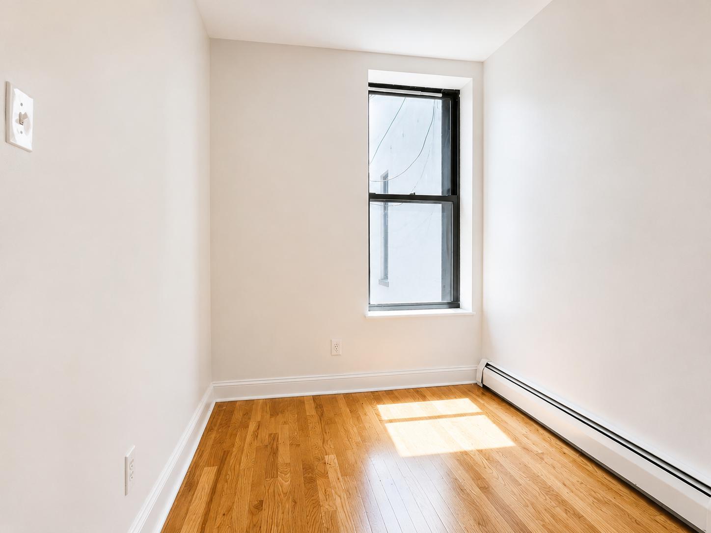 Building Photo - 386 Manhattan Ave