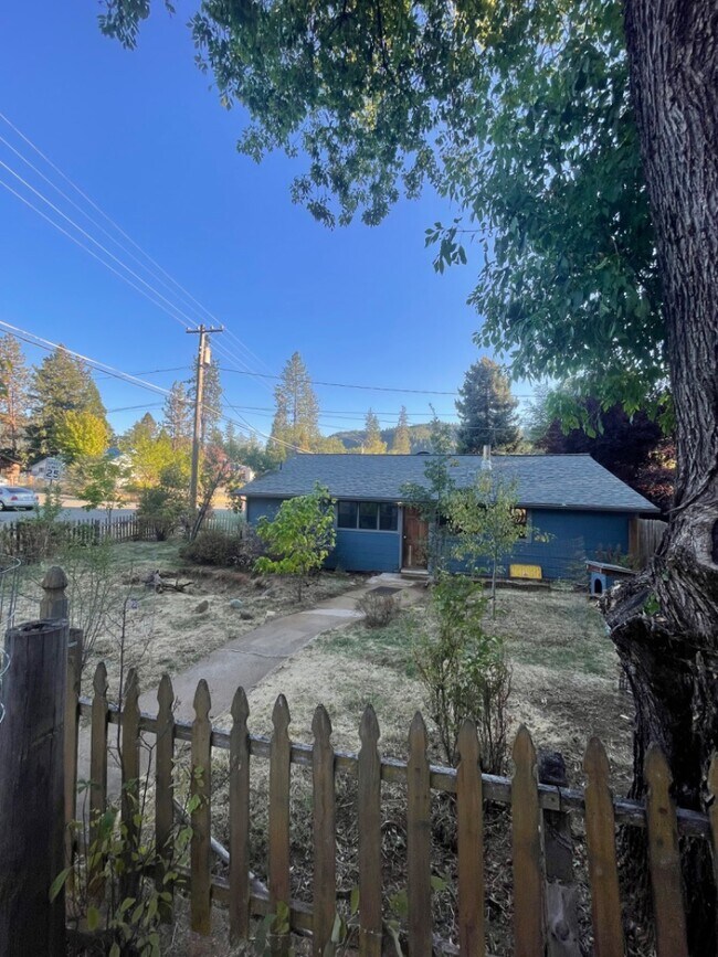 Primary Photo - 270 Mountain View St