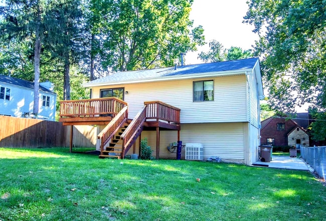 Building Photo - 6407 Carpenter Ave