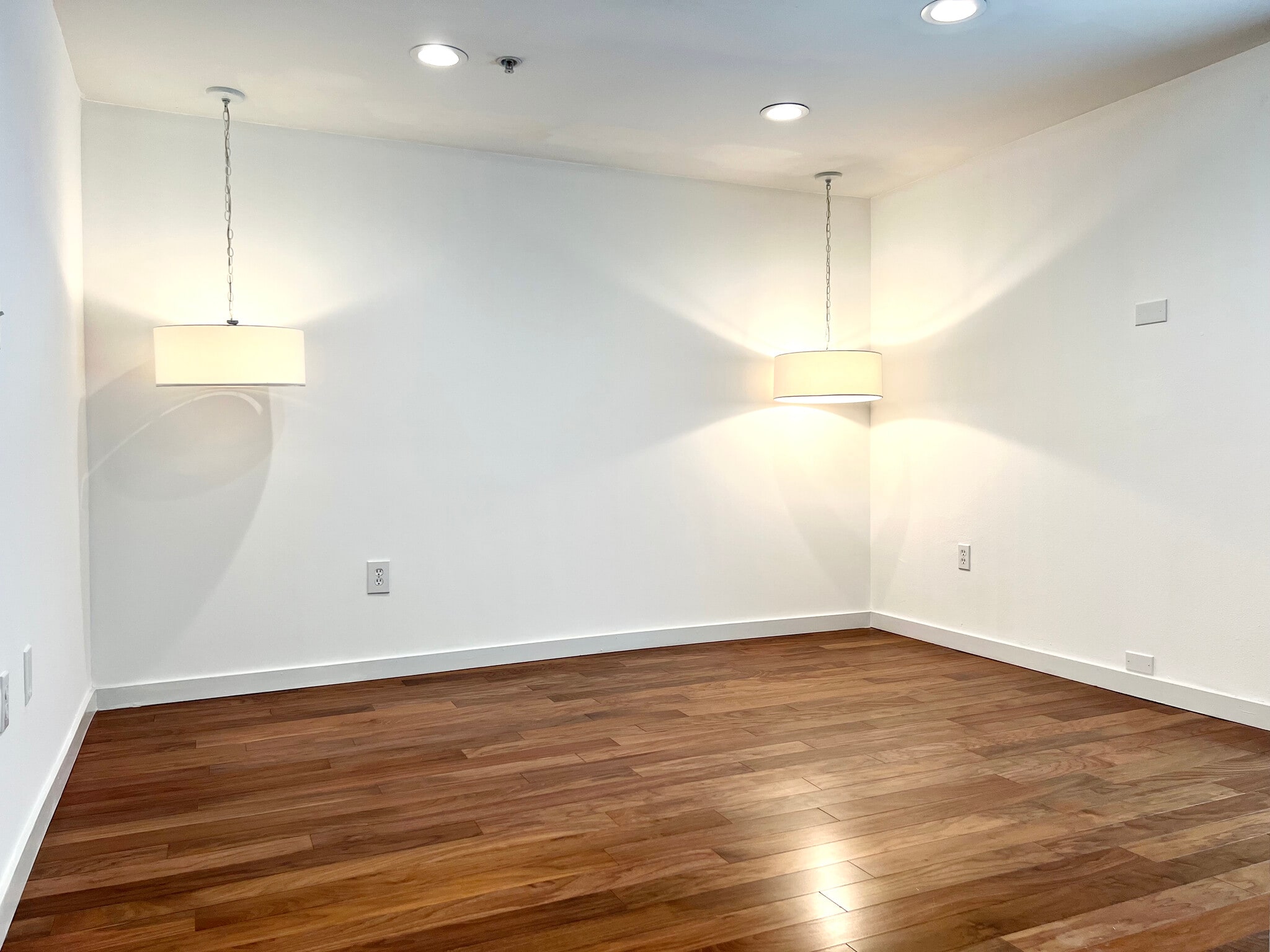 Primary Bedroom - 4215 Glencoe Ave