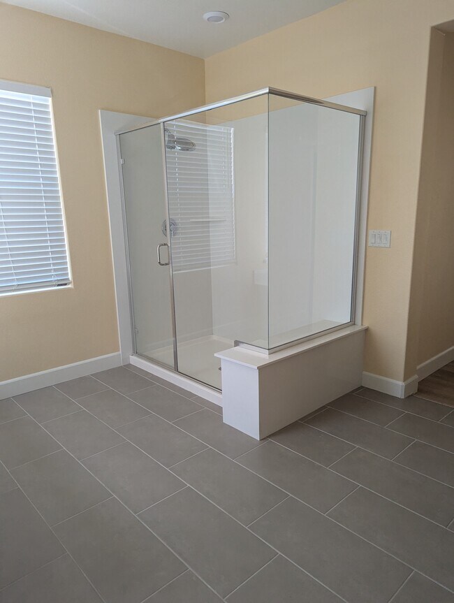 Master Bath - 2461 Coloma Ln