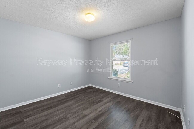 Building Photo - 410 Tracewood Pl