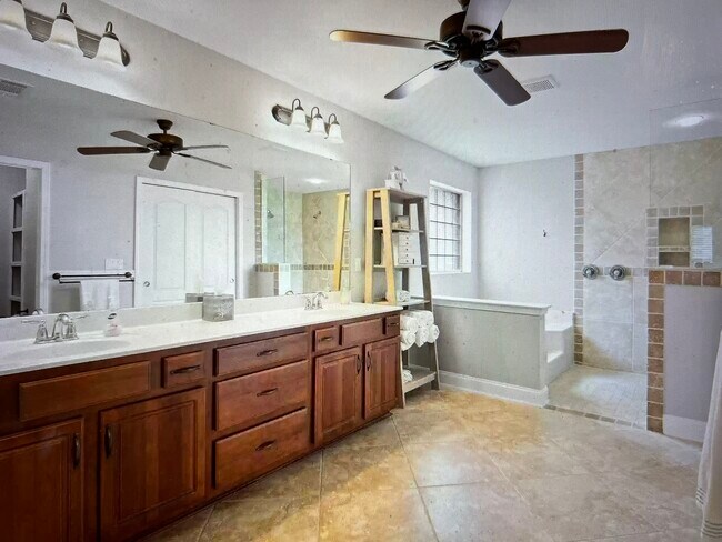 Building Photo - 9722 Misty Meadow Ln