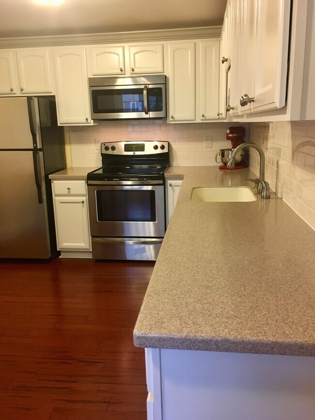 Building Photo - 2527 Vivaldi Ln