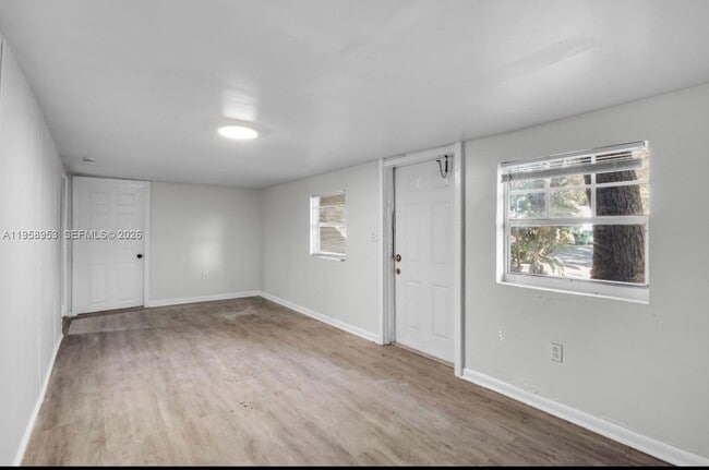 Building Photo - 914 NW 80th St