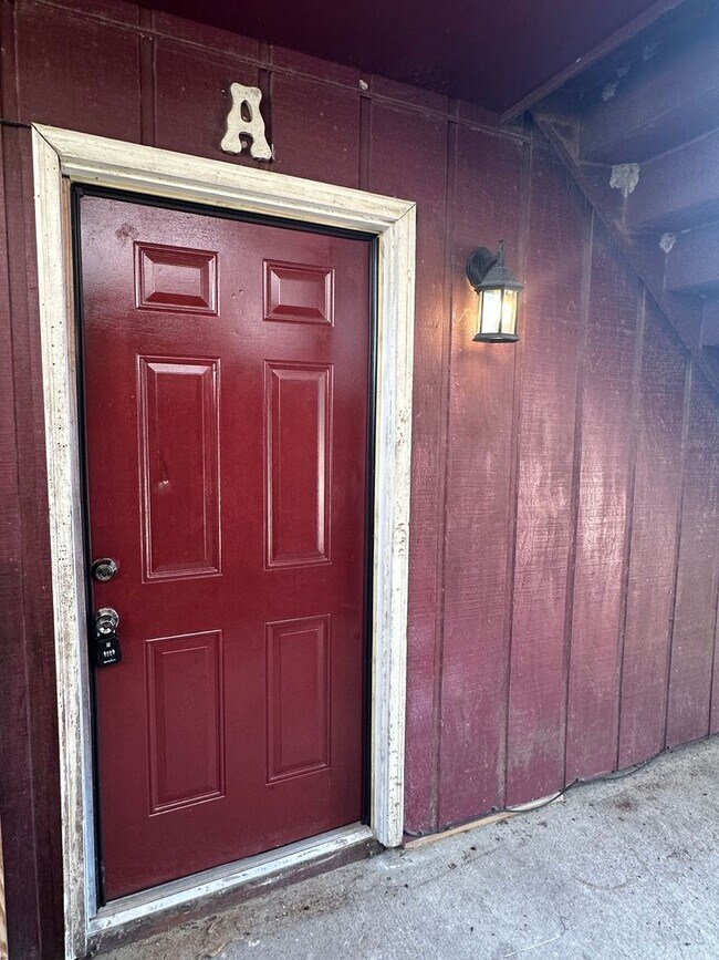 Building Photo - 220 Marigny Cir