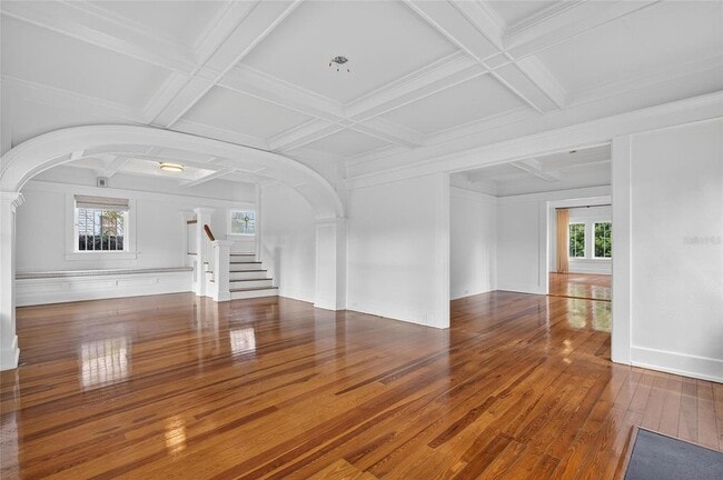 Building Photo - 3003 W Harbor View Ave