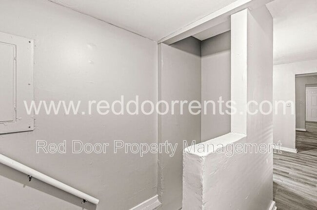 Building Photo - 972 Edgemont Ave