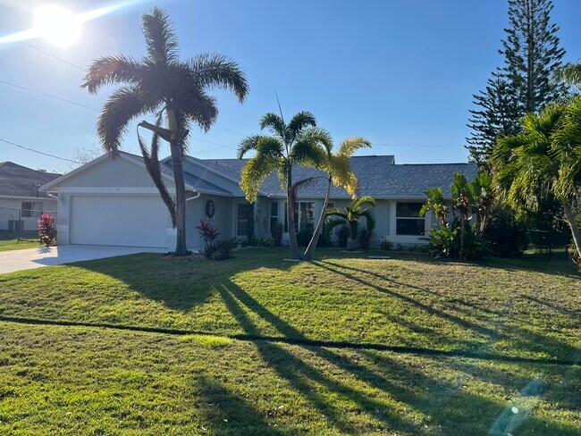 Building Photo - 1911 SE Gaskins Cir