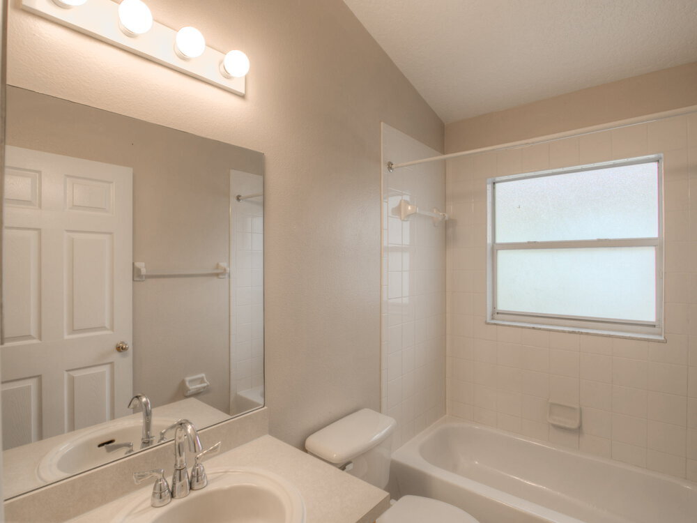 Building Photo - 133 Thornbury Dr