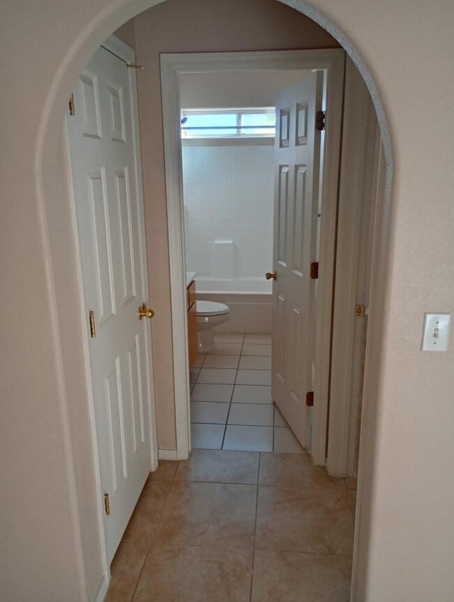 Building Photo - W Concordia Dr