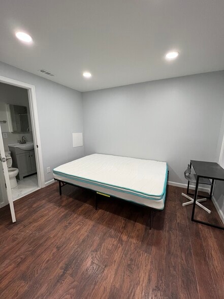 Building Photo - 3820 Hamilton St