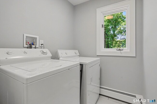 Building Photo - 145 Casmir Dr