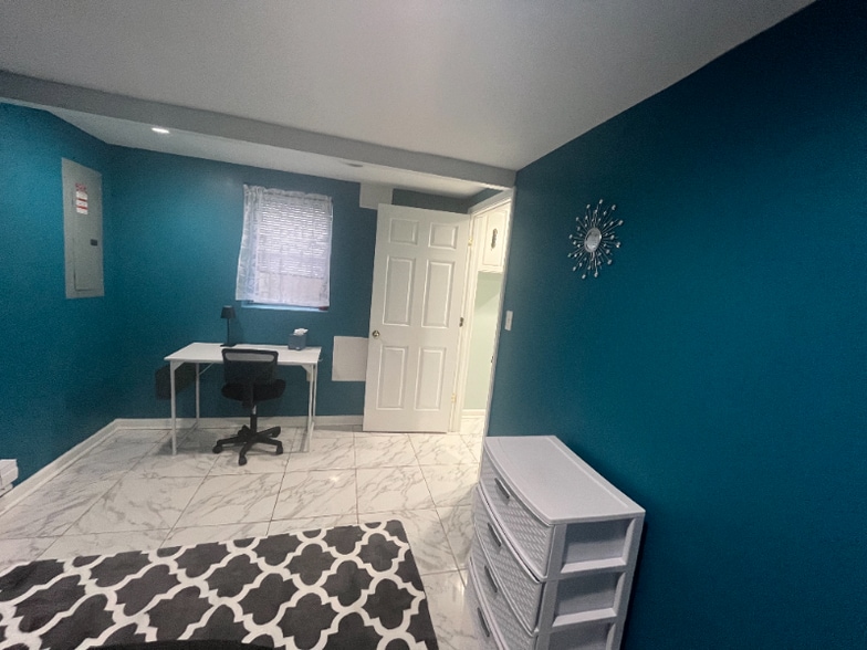 Primary Photo - 342 Nicholson St NE