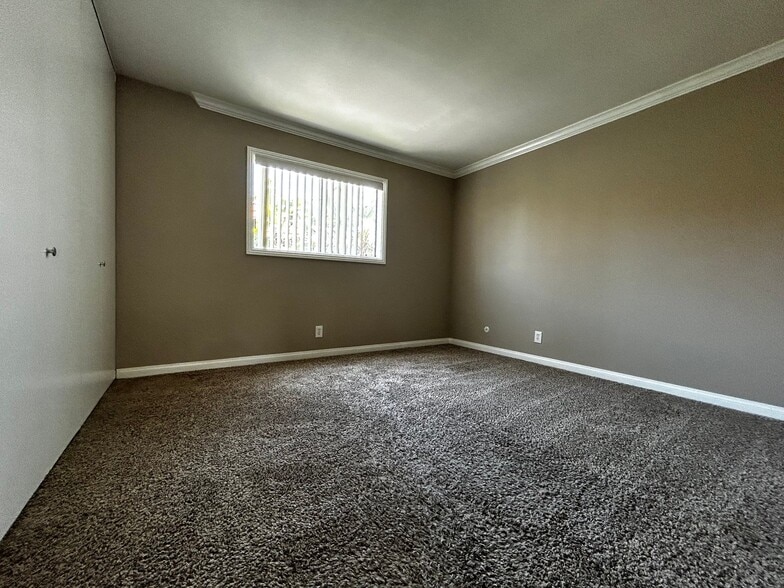 Building Photo - 344 S Arroyo Dr