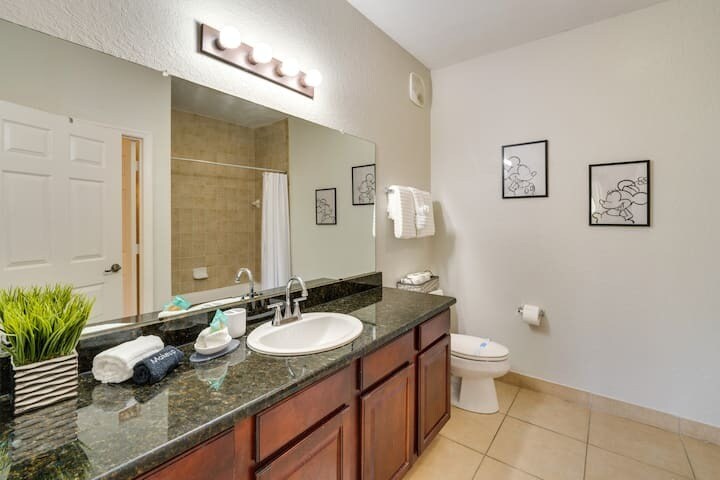 Building Photo - 8020 Tuscany Way