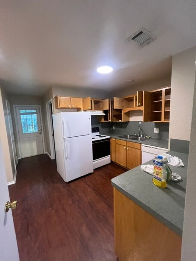 Building Photo - 4411 Abigail Dr