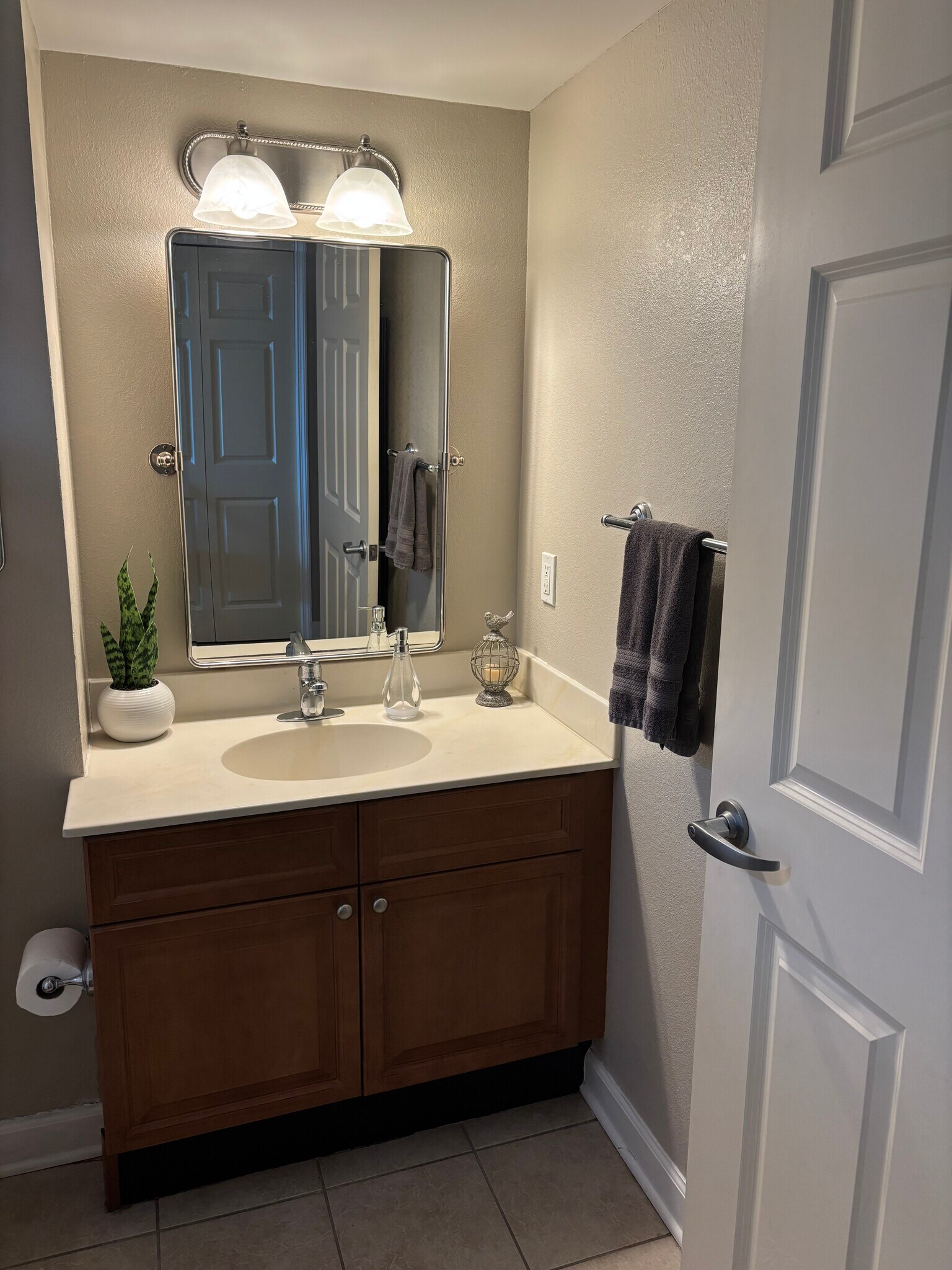 Building Photo - 215 77th Ave N