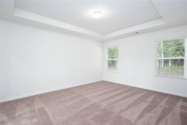 Building Photo - 590 River Run Dr