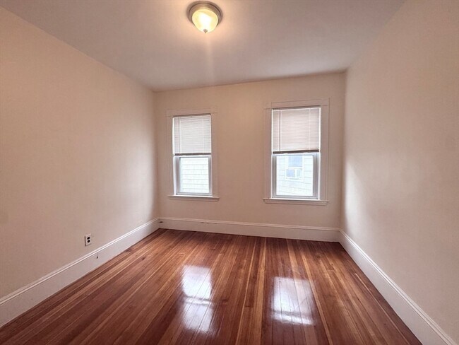 Building Photo - 57 Dimick St