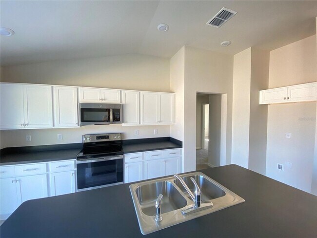 Building Photo - 361 Marion Oaks Manor