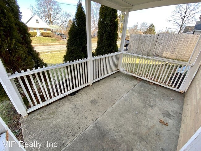 Building Photo - 4 br, 1 bath House - 3365 Eakin Road
