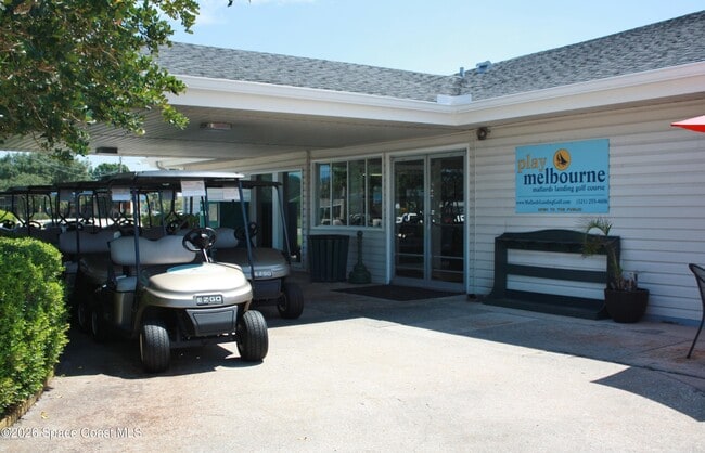 Building Photo - 2145 Golf Isle Dr