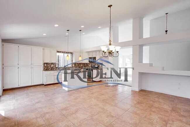 Building Photo - Beautiful home located in a culdesac