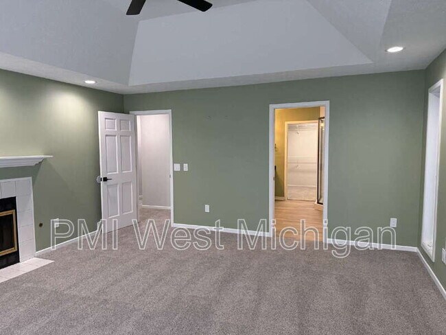Building Photo - 623 146th Ave