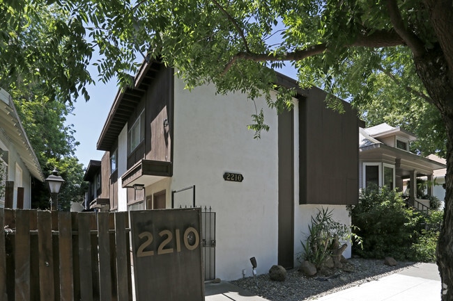 Primary Photo - 2210 F St