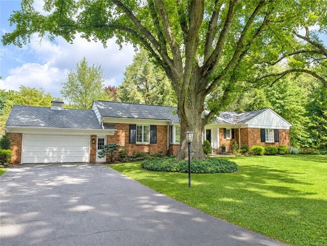 Building Photo - 20 Briar Patch Rd