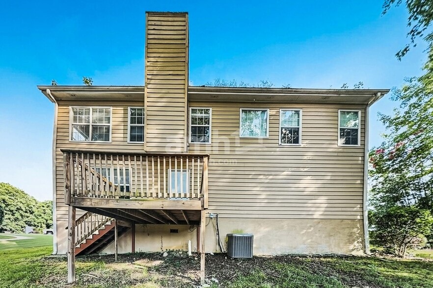 Building Photo - 900 Cline Petty Way